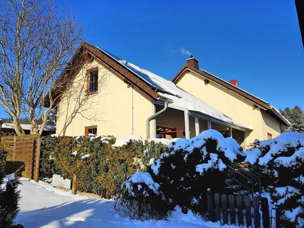 Apartment With Views Of The Ore Mountains Oelsnitz  المظهر الخارجي الصورة